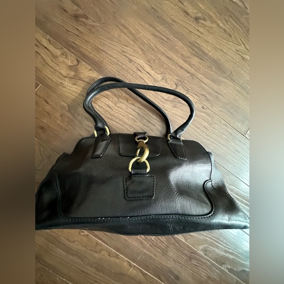 Wilson’s Leather black shoulder bag with gold hardware - Picture 8 of 14